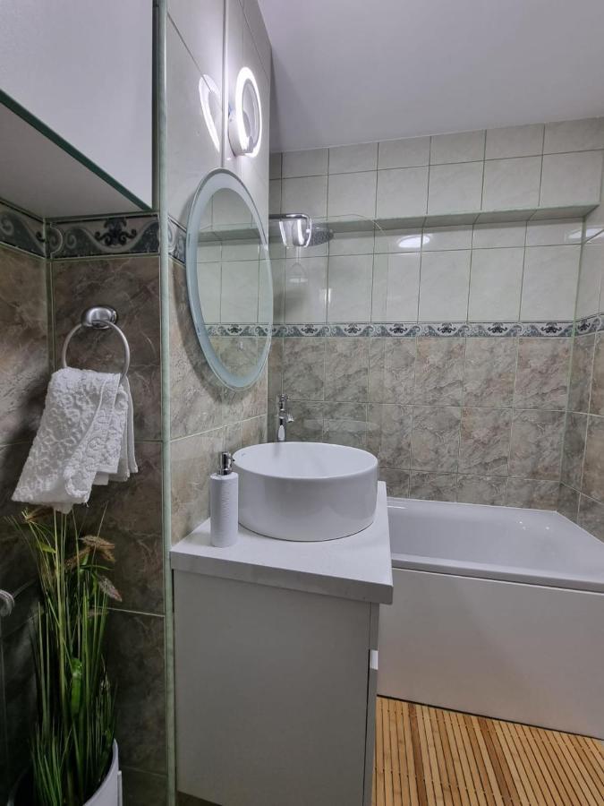 Clau Home Hunedoara Ngoại thất bức ảnh