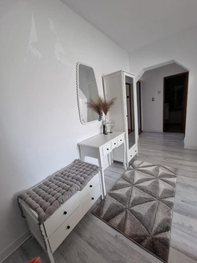 Clau Home Hunedoara Ngoại thất bức ảnh